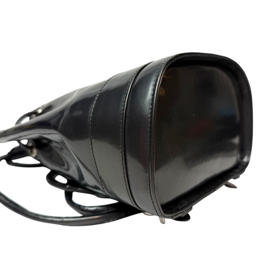 美品 サルヴァトーレフェラガモ 3355 リュック ヴァラ パテントレザー