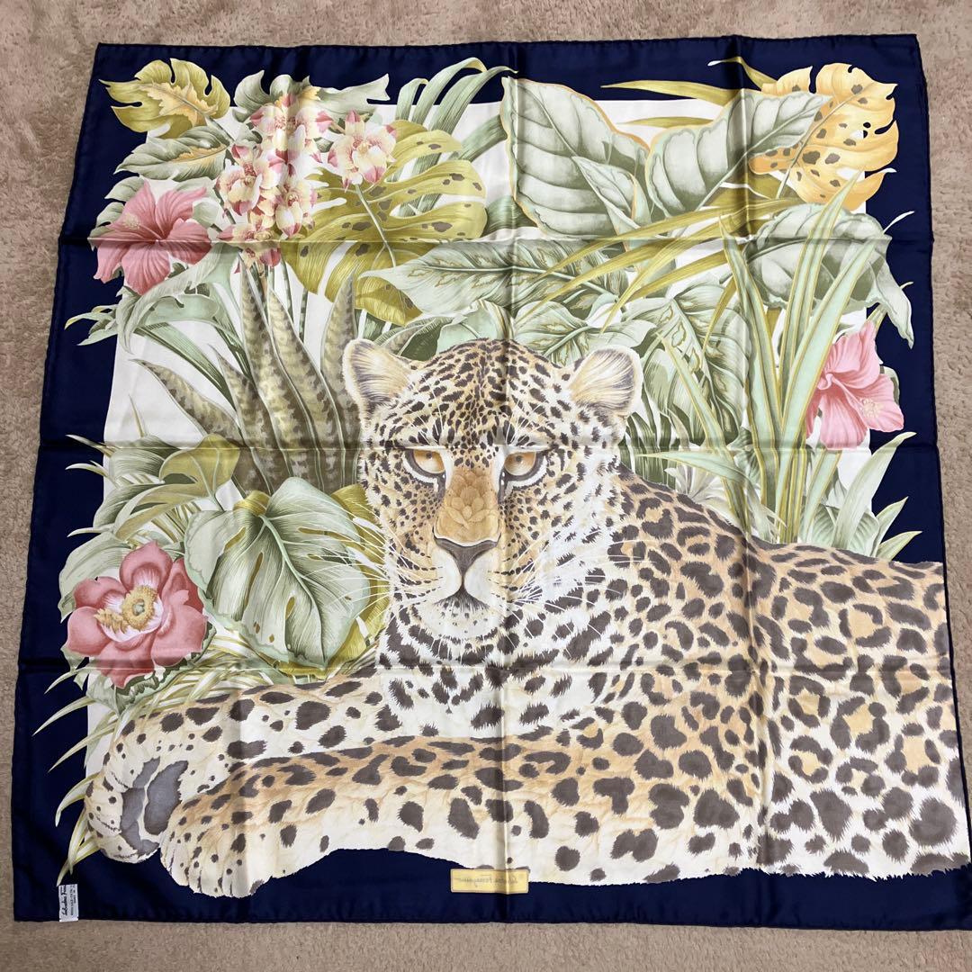 Salvatore Ferragamo レオパードスカーフ　新品未使用