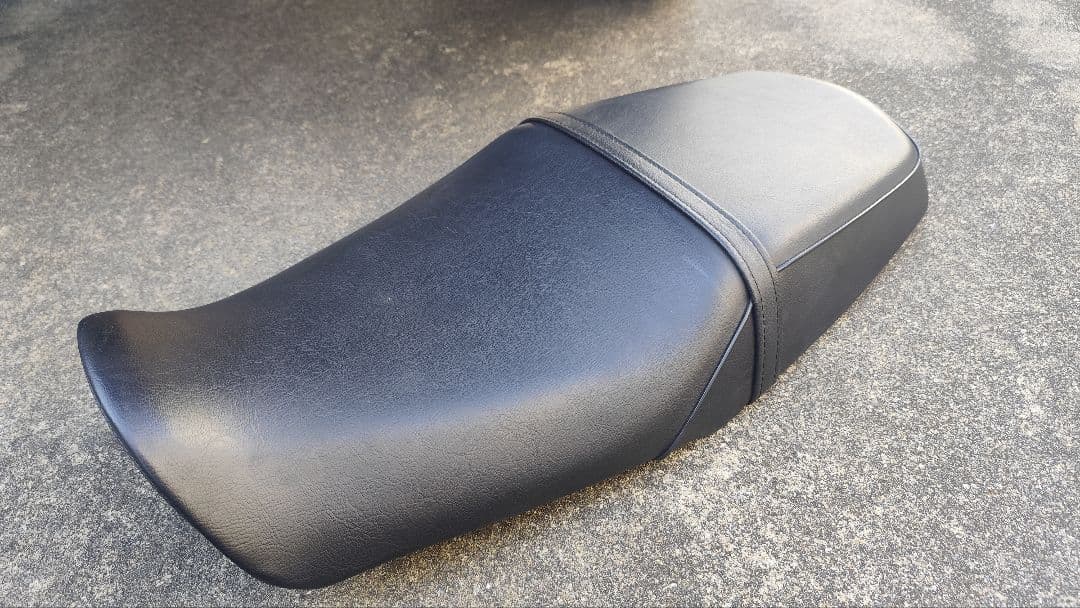 【値下げ】CB1100 ノーマルシート　SC65