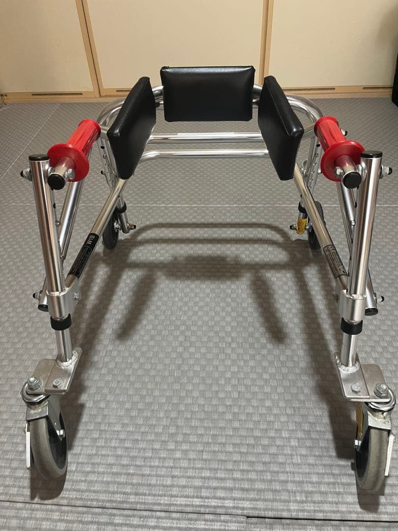 pcw pcウォーカー　歩行器　子供用　小児用