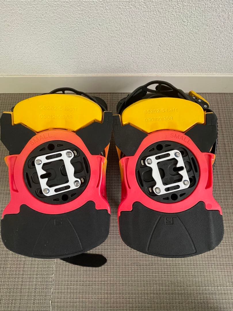 Salomon Hologram スノーボードビンディング イエロー/ピンク