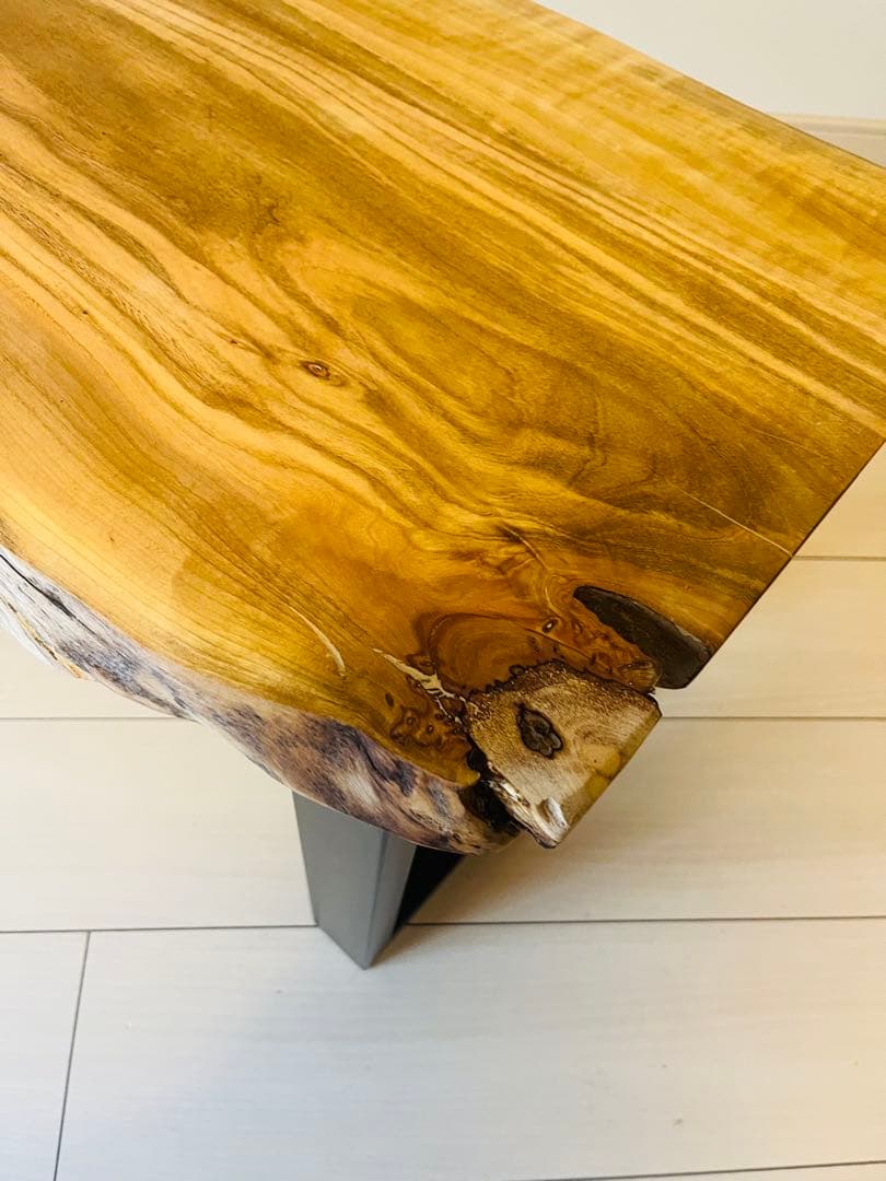 ローテーブル 一枚板テーブル　桜の木　無垢材家具　アイアンテーブル