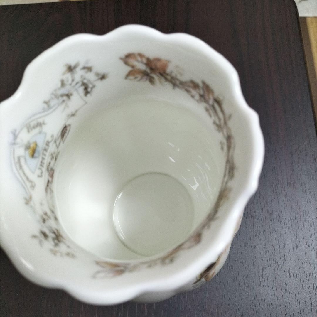 【廃盤品】ロイヤルドルトン　ブランブリーヘッジ　フラワーベース　Winter冬