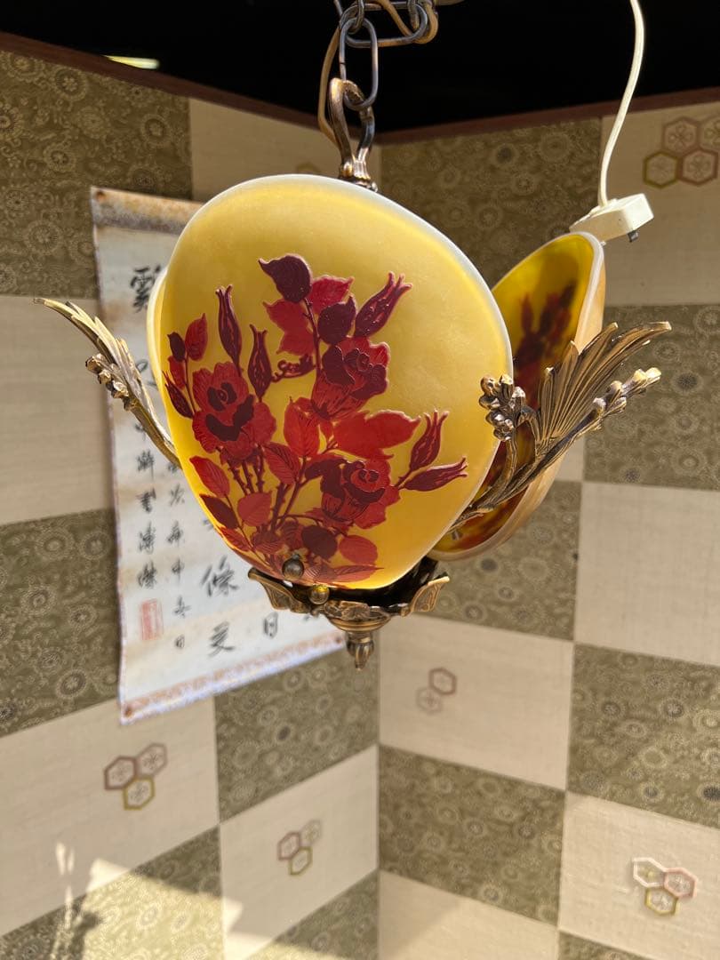 エミールガレ　3灯　吊りライト　花柄ガラスシェードの吊り下げ照明