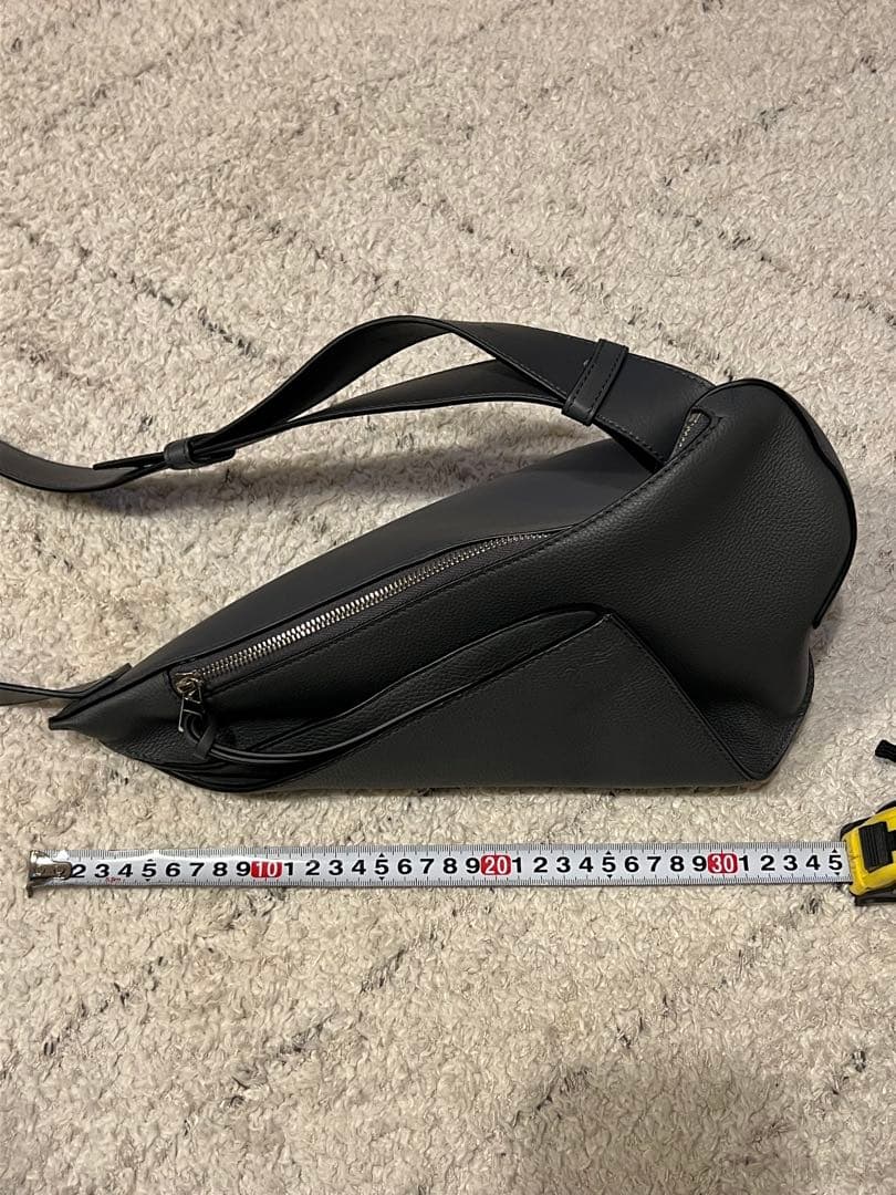 LOEWE ボディバッグ メンズ　アントンスリング　グレー