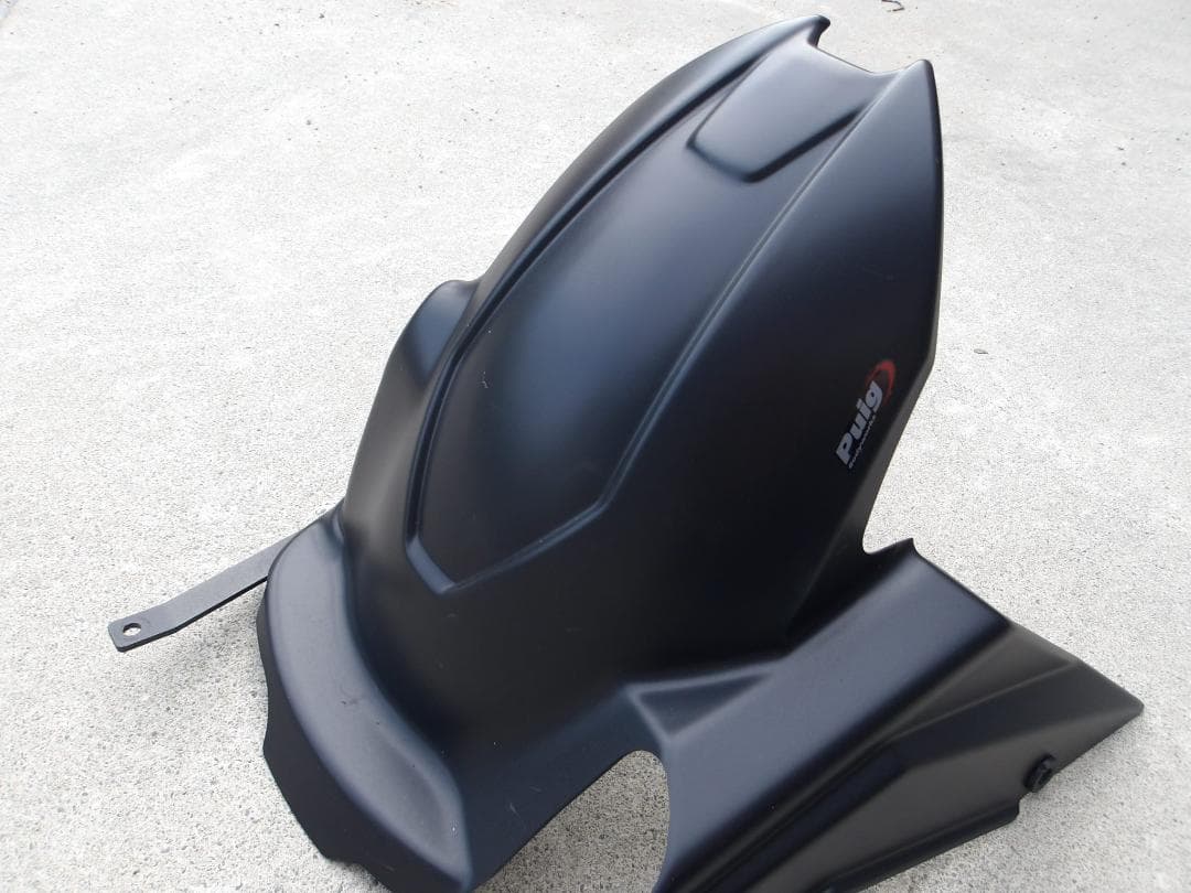 GSX-8S、GSX-8R専用　Puig　プーチ　リヤフェンダー
