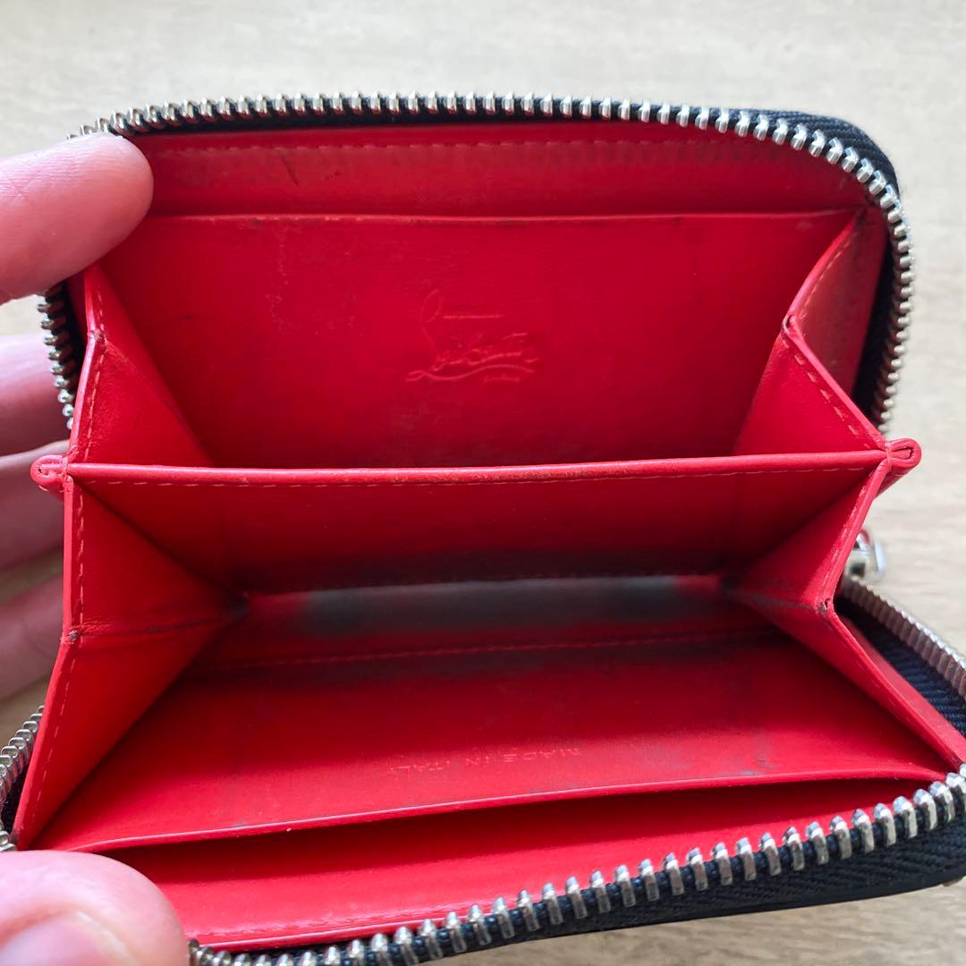 クリスチャンルブタン　スタッズ付きグラフィックケース