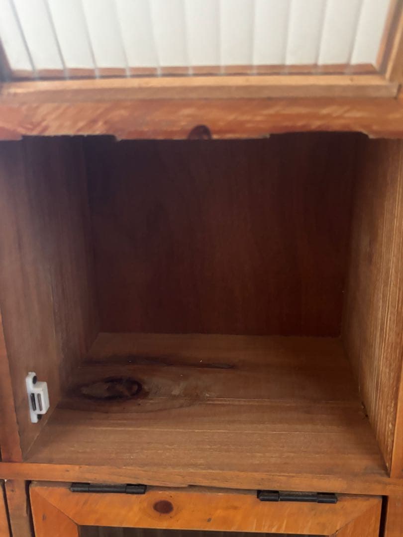 アンティーク風　飾り棚 カフェ キッチン 9ドア キャビネット