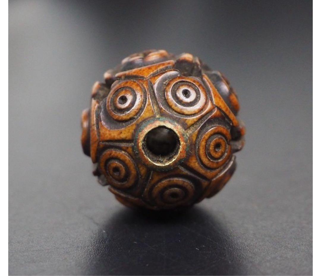 送料無料 江戸時代　提げ物　牙彫緒締玉　径2cm 重4g