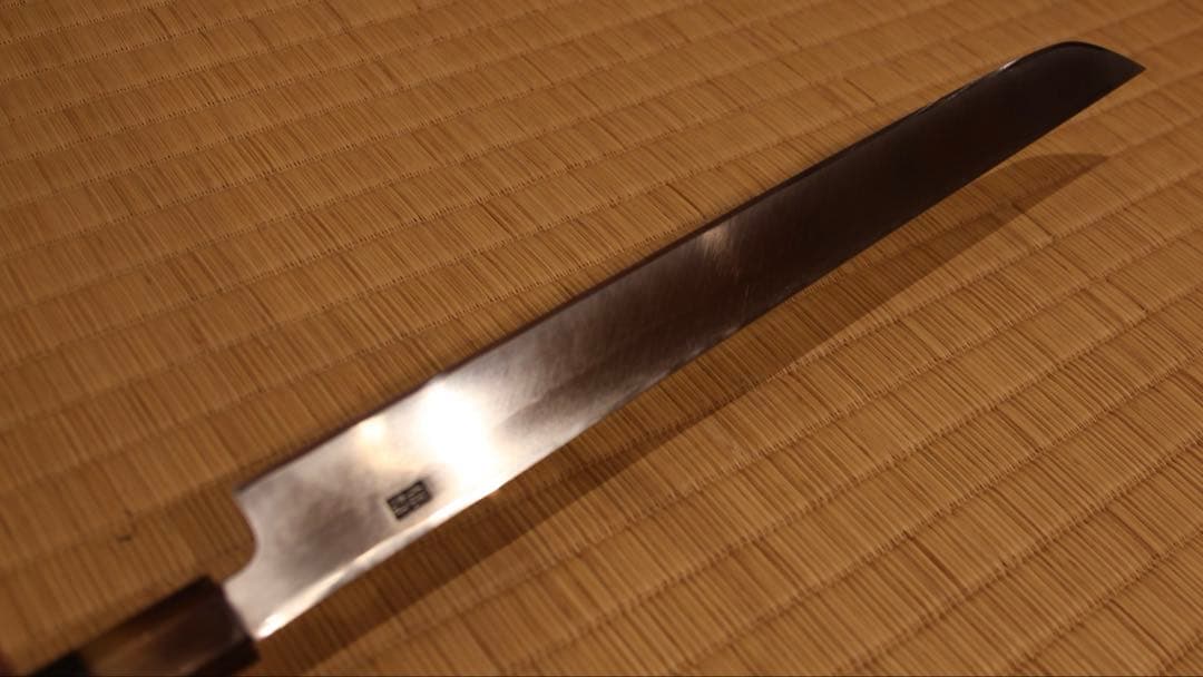 郷右馬允義弘　本焼　先丸蛸引尺ニ寸　黒檀鞘付