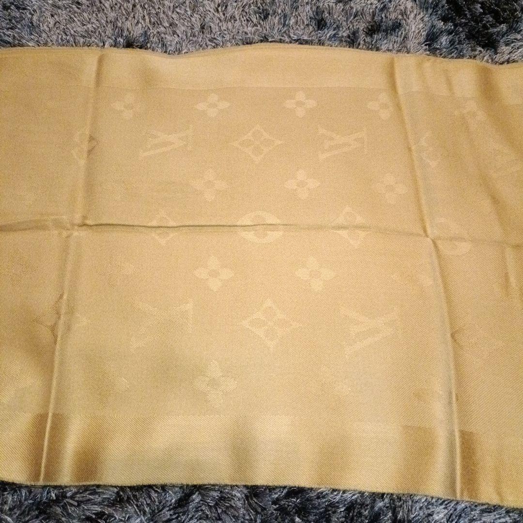 【美品】ルイヴィトン　ゴールドベージュマフラー