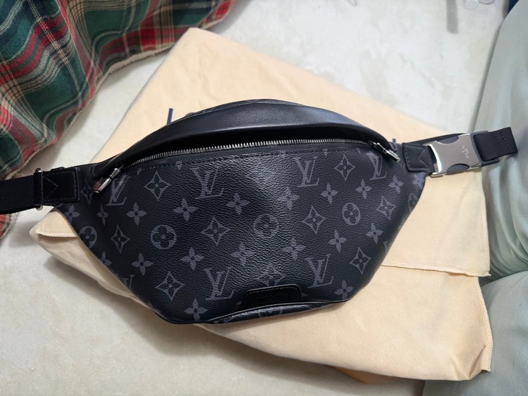 LOUIS VUITTON ディスカバリーバムバック