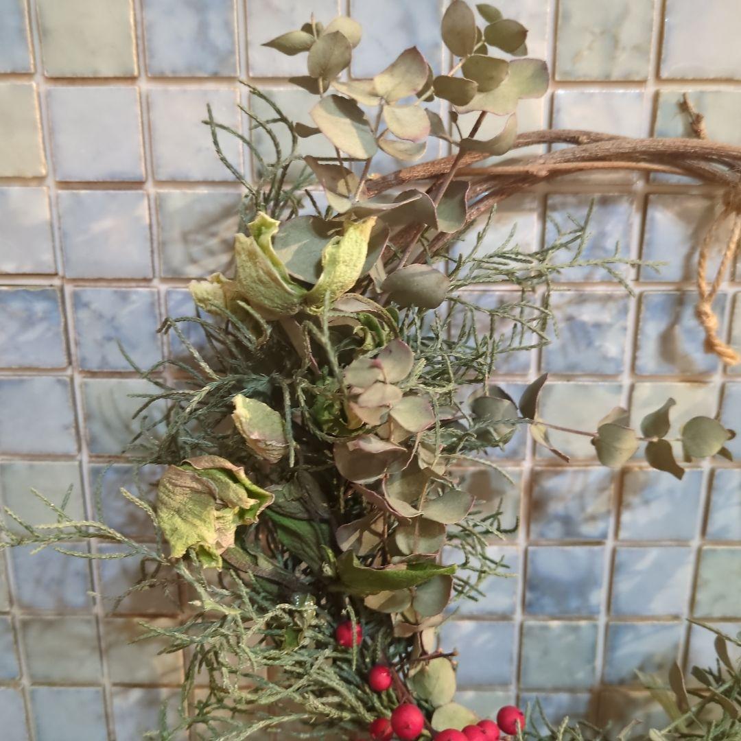 ドライフラワー★クリスマスローズのハーフリース　シンプル　大人の　コニファー