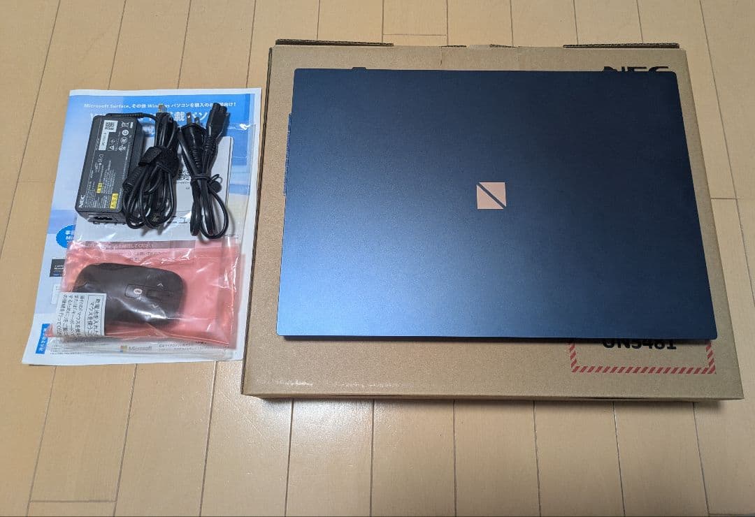 NEC ノートパソコンPC-N1570GAL Core i7 / 16GB