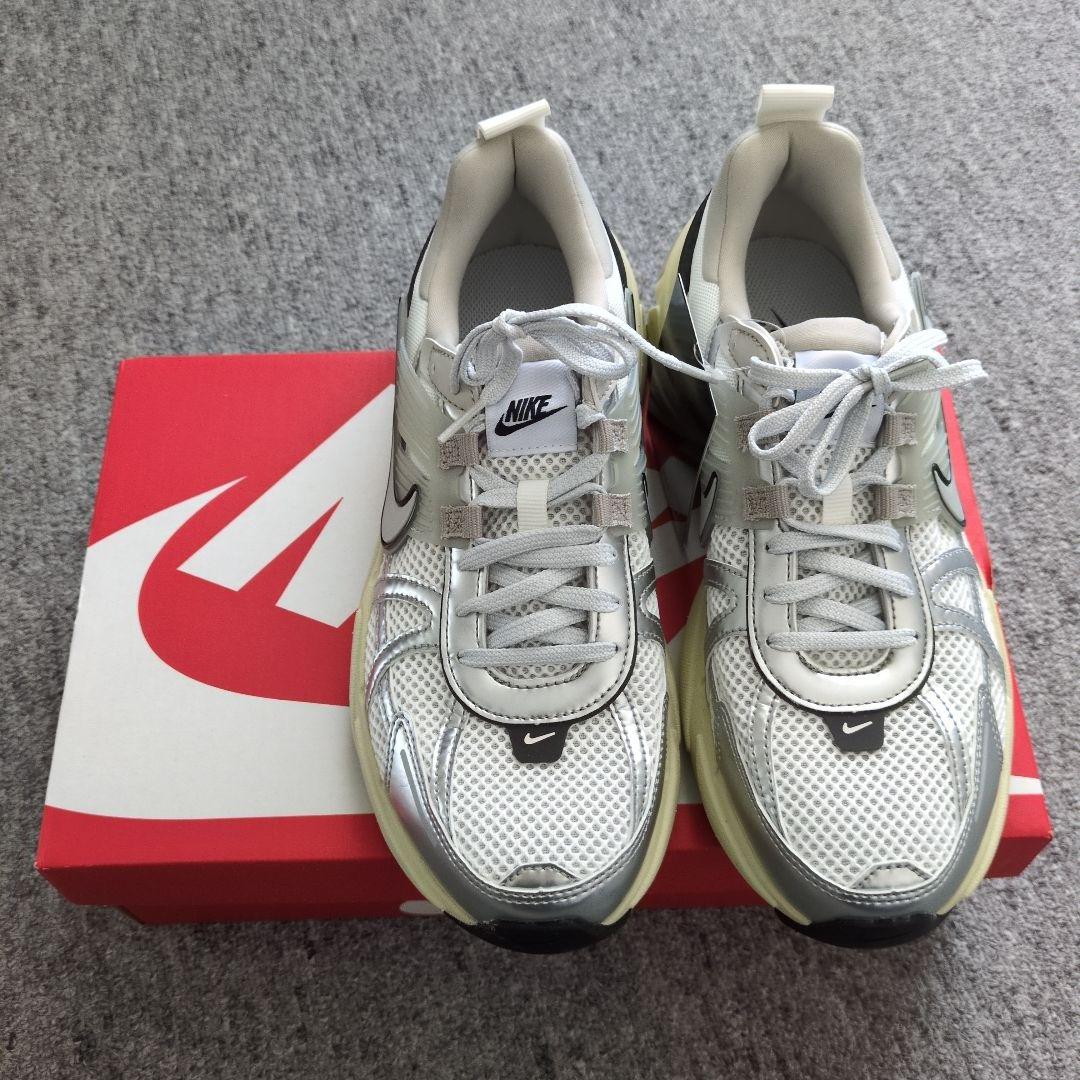 箱付 新品未使用 ナイキ NIKE v2krun V2Kラン 26.0cm