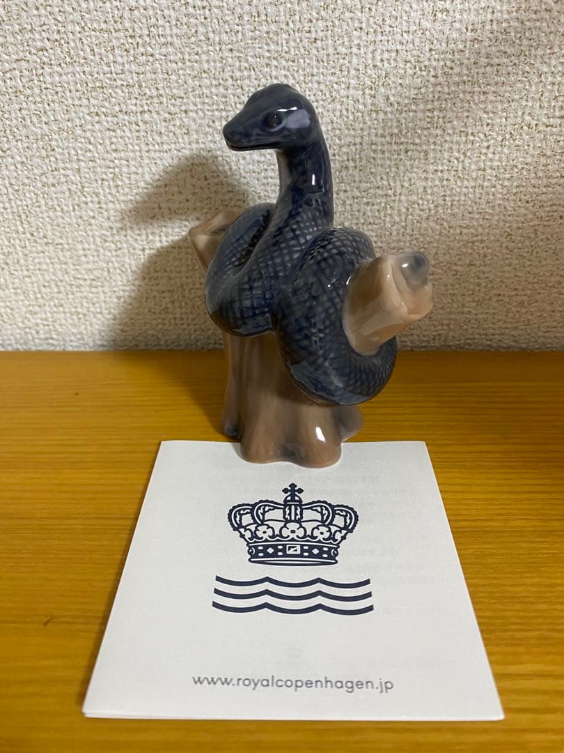   蛇の置物