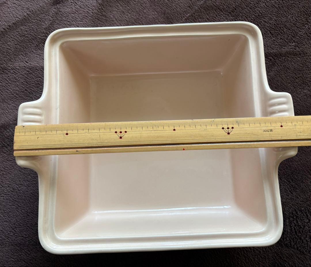 LE CREUSET ベージュ スクエアキャセロール皿 11.43