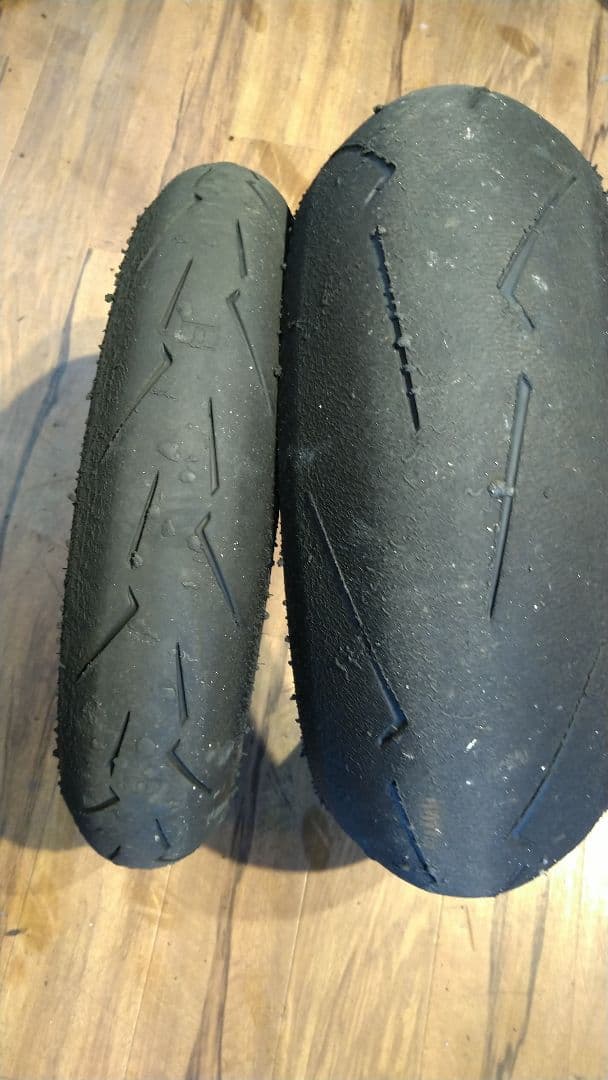 ピレリ スーパーコルサV4SC1