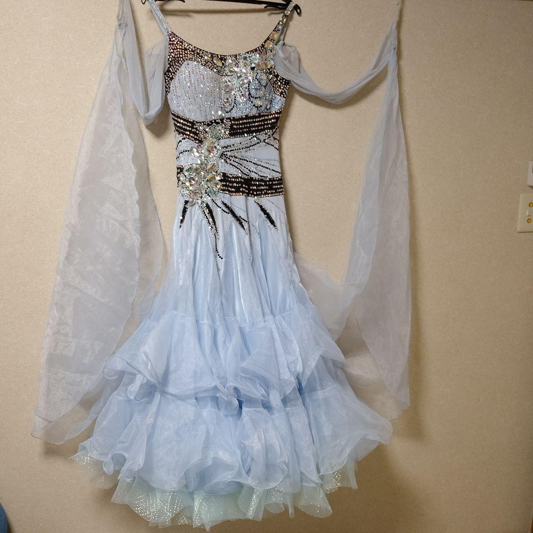 社交ダンスドレス 水色ラメ入りホースヘアーフリル付き