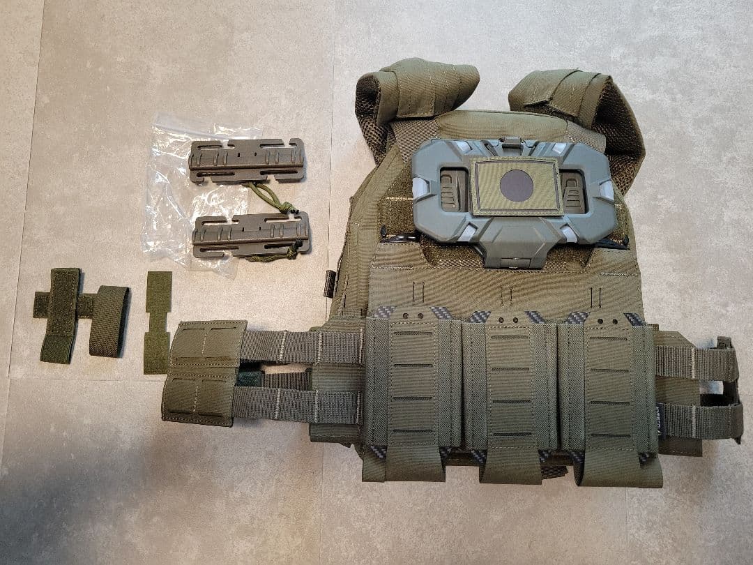 実物防弾プレートNIJ ３A＋Agilite K-ZEROプレキャリレプリカ