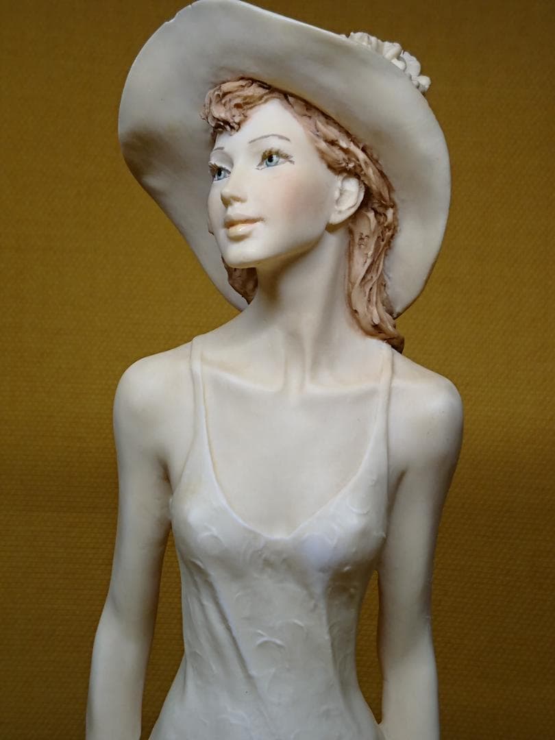 人形　彫像　イタリア　オブジェ　置物　インテリア　工芸品　美術品　A1033