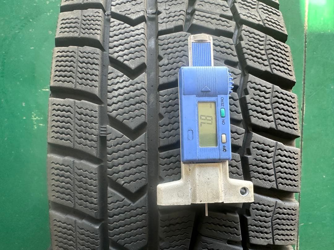 ダンロップWINTER 205/60R16 WM02 4本セット