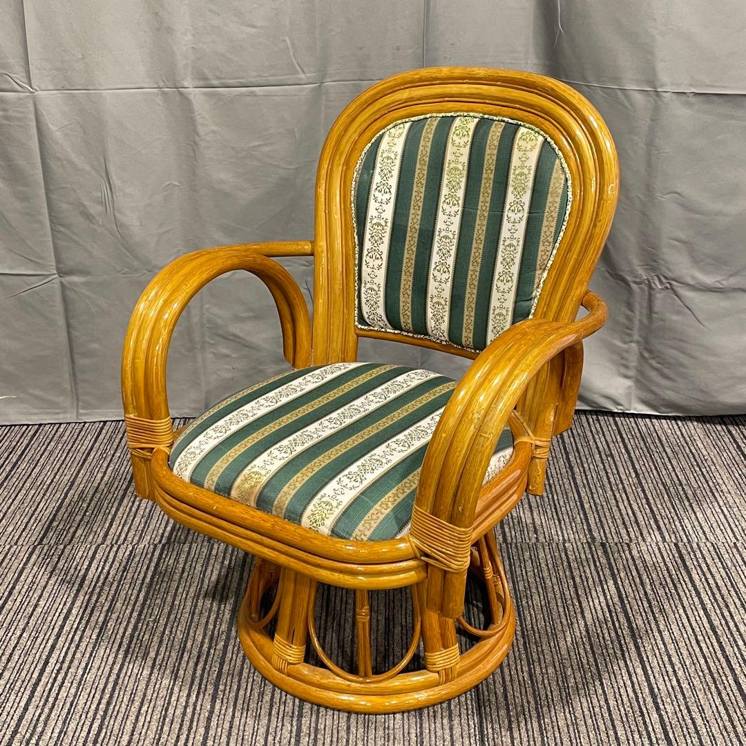 レトロな回転椅子 籐 ラタンチェア アンティーク 昭和
