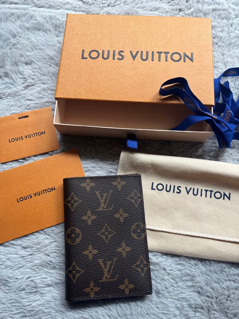 【紫津華さま専用】【新品未使用】Louis Vuitton パスポートケース