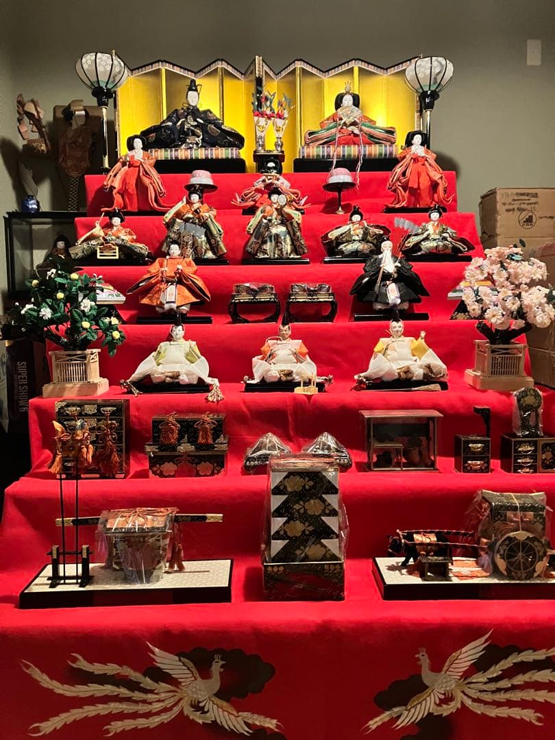 雛人形セット 赤と金の装飾