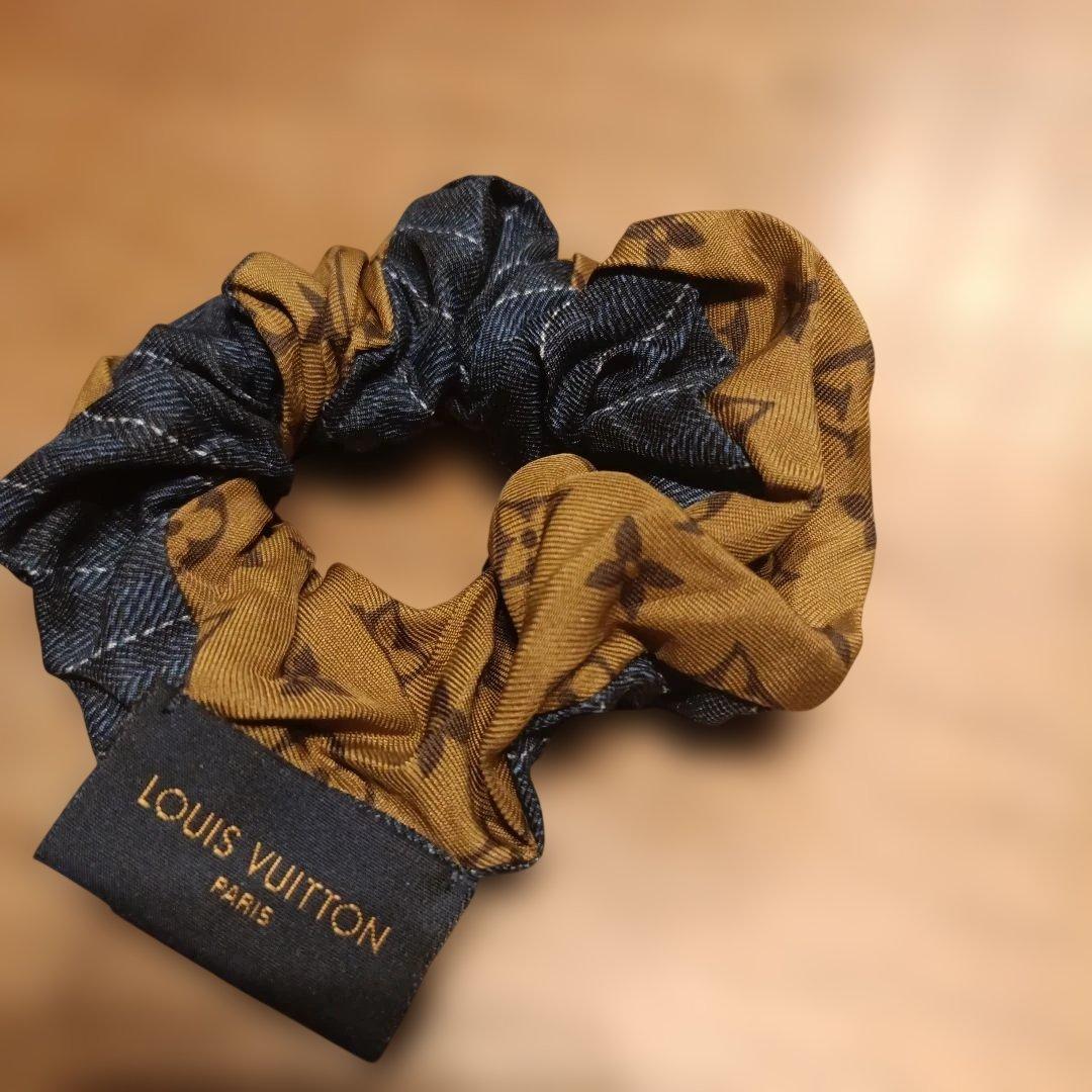 LOUIS VUITTON シルク ヘアシュシュ　へアクセサリー