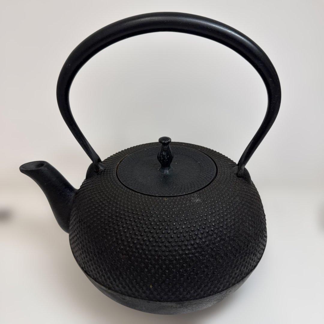 黒い鋳鉄製鉄瓶　南部盛栄堂　☺︎