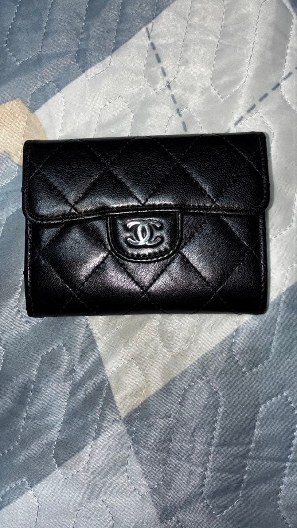 K*様 CHANEL ブラック キルティング折り財布