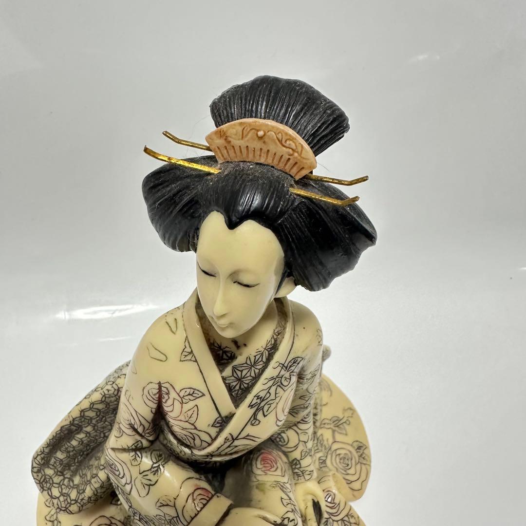 和風女性の置物 花柄 着物　芸者