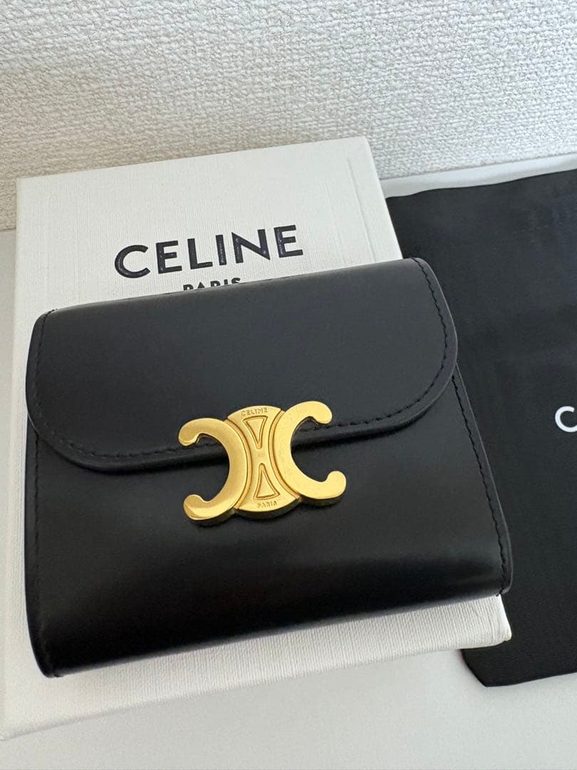ナナCELINE ブラックレザー 三つ折り財布
