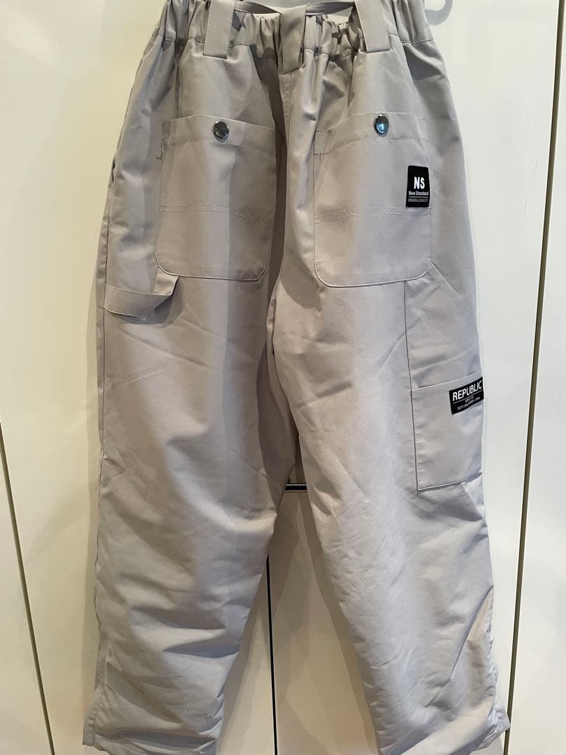 SANTA CRUZ スノボーウェア & REPULIC ボトムスウェア