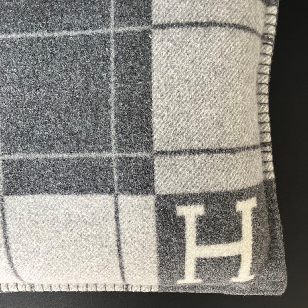 エルメス アヴァロン3 クッション　グレー