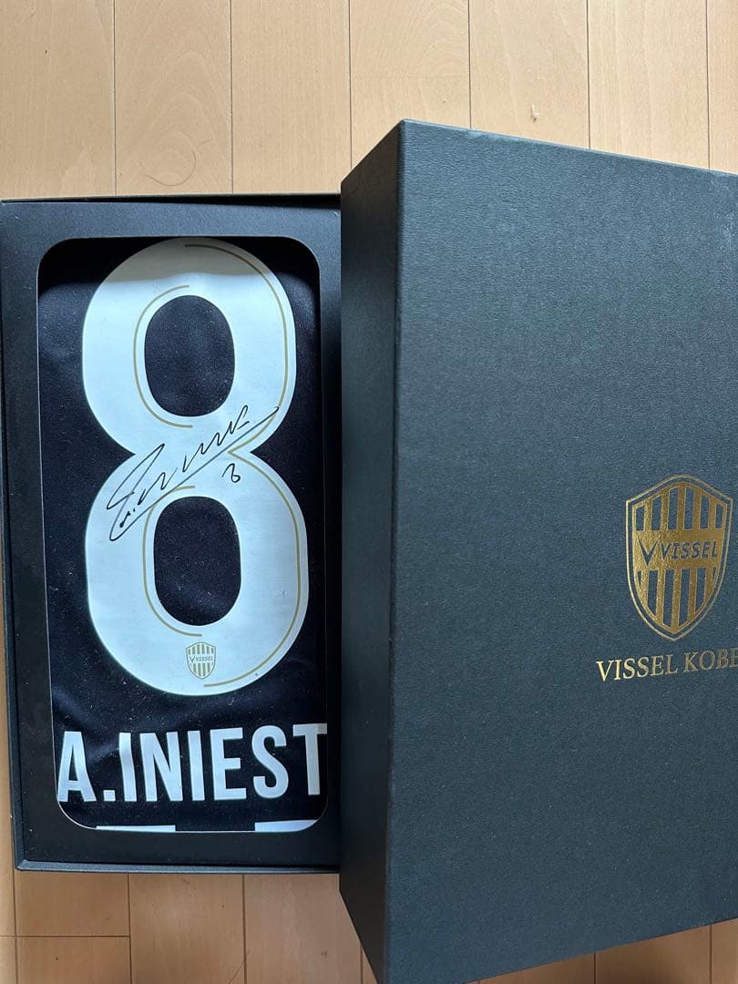 ヴィッセル神戸　25周年記念ユニフォーム　イニエスタ　サイン入り