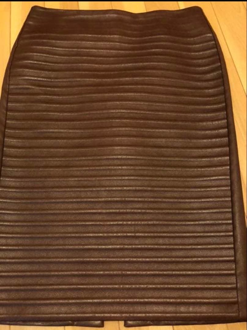 ブルネロクチネリ レザースカート