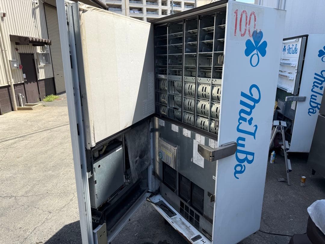 サンデン　SANDEN　自動販売機　ホット＆コールド　飲料　ペットボトル