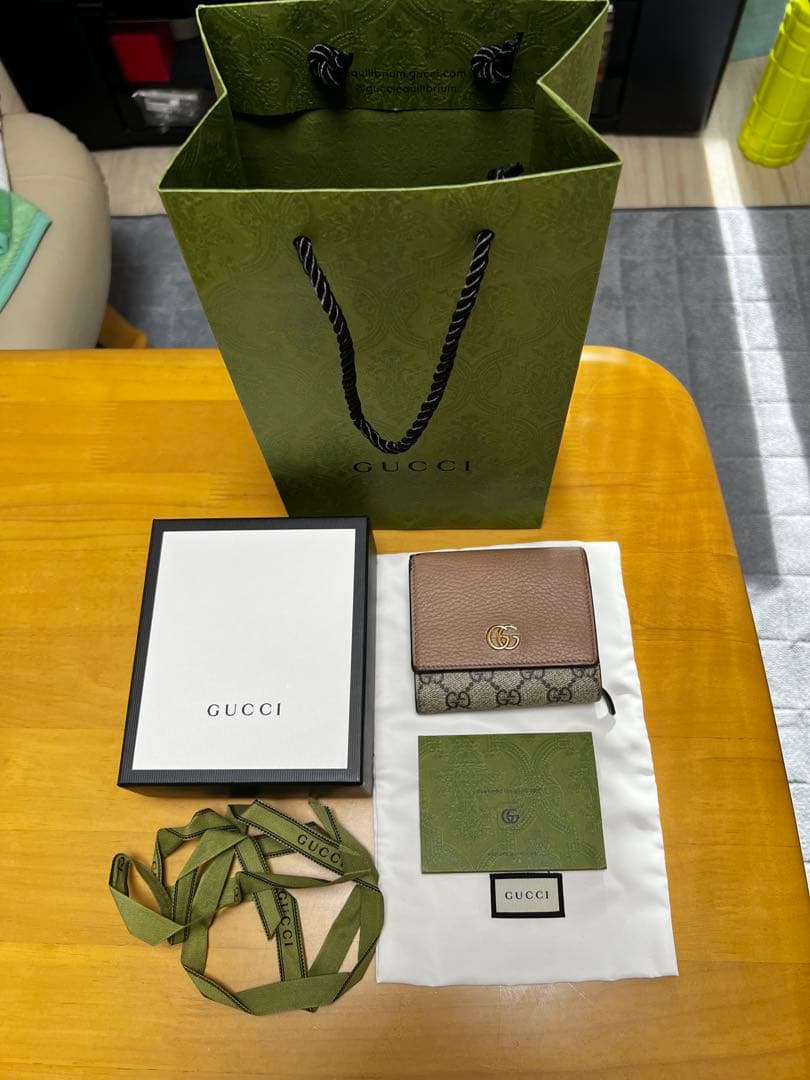 GUCCI 二つ折り財布 ブラウン/ベージュ