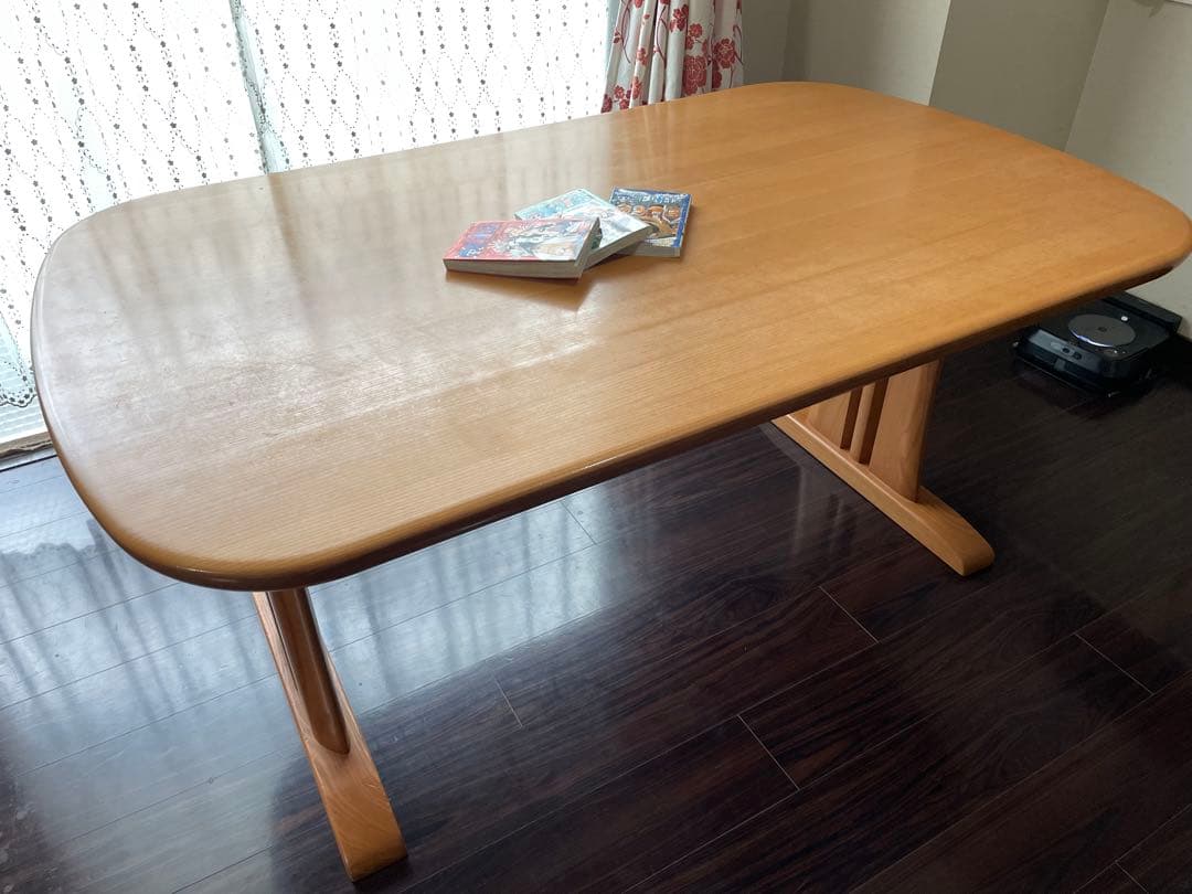 カリモク ダイニングテーブル