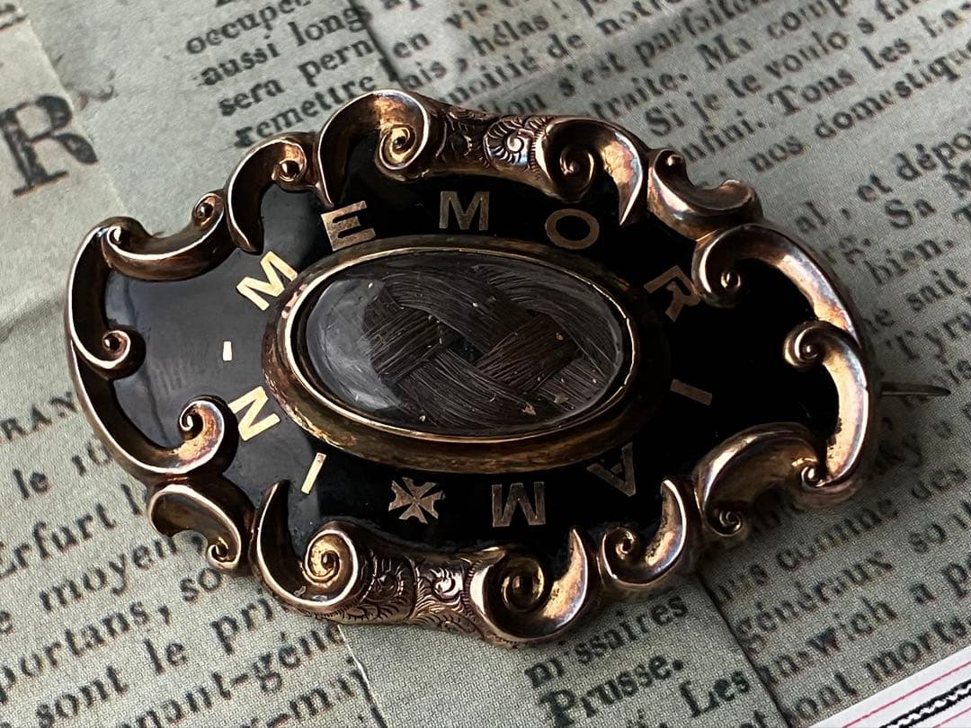 19世紀　9金　アンティーク　モーニングブローチ　13g