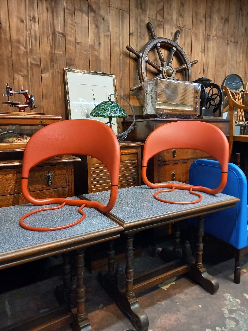 1980s　ポストモダン　デザイン　レッド　カラー　フロアチェア　２脚