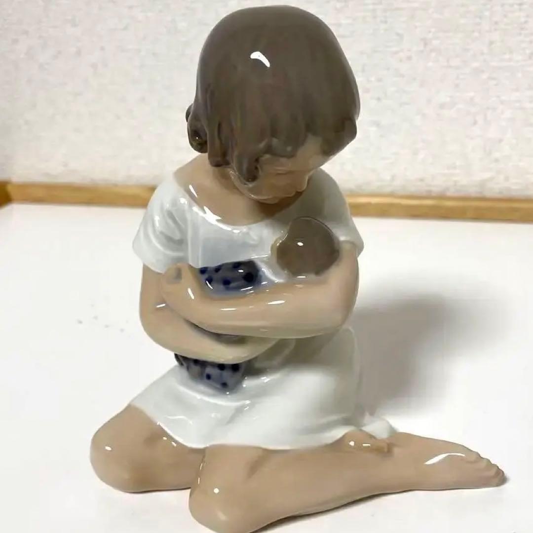 Girl with doll・１９７４年ー７８年・１３cm・ Cop・