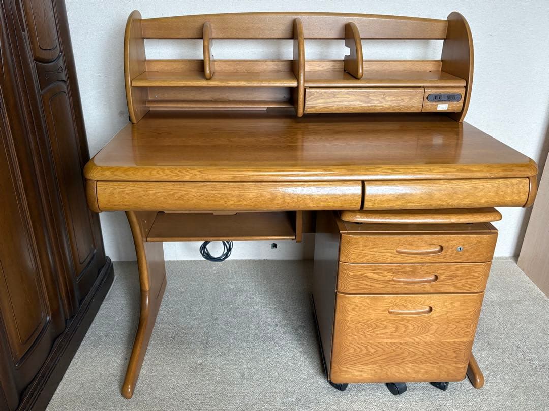 3/3 カリモク家具　ワゴン(机本体、本棚、ワゴンセットで販売希望)