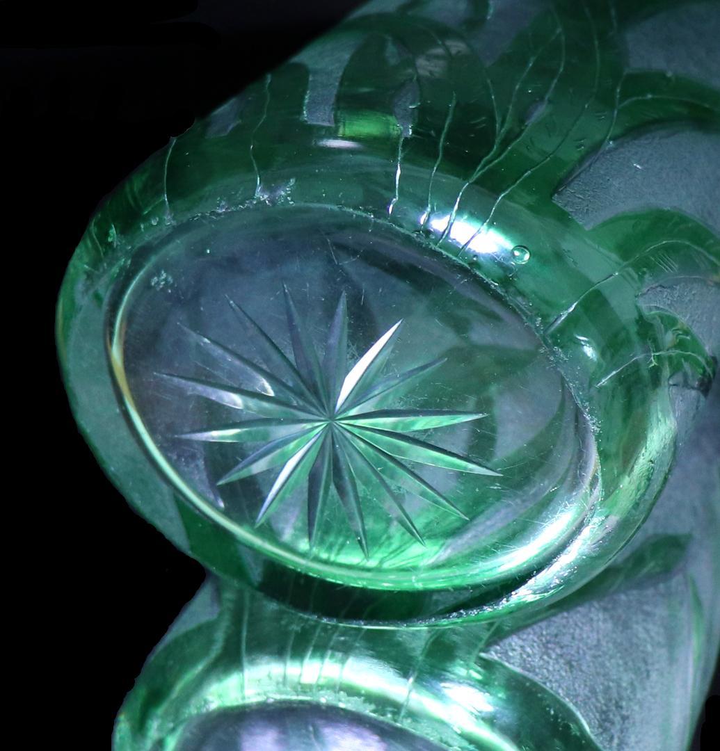 オールド・バカラ 1880年頃美術館級 緑色被せ硝子 特大アシッドエッチング花瓶