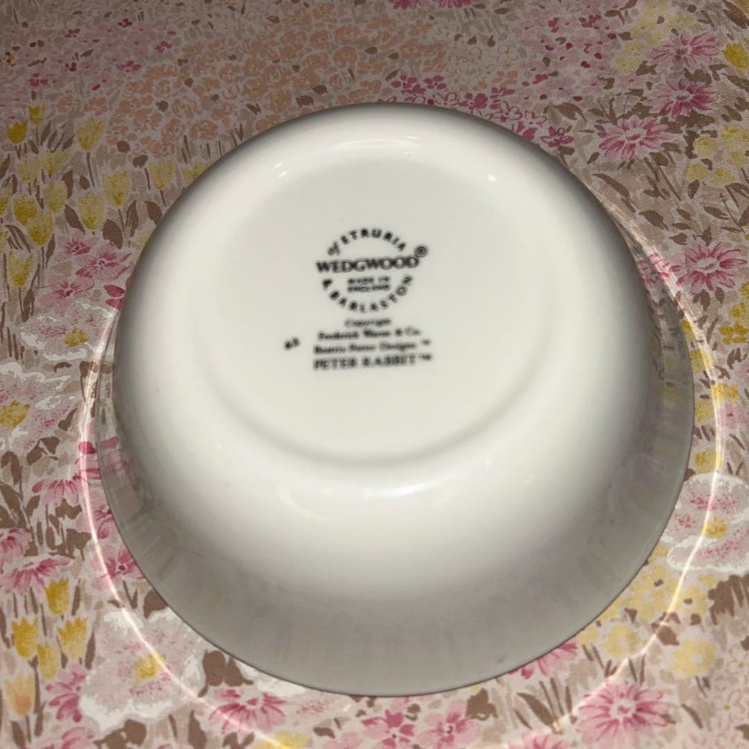 美品　ウェッジウッド　ピーターラビット食器7点とスプーン2点