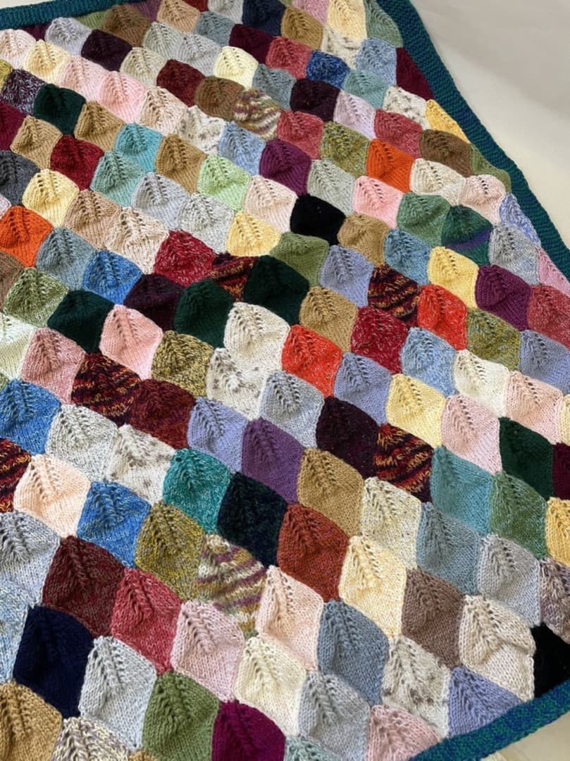 ハンドメイド　マルチ　フリーケット　ソファーカバー　膝掛け　手編み　パッチワーク