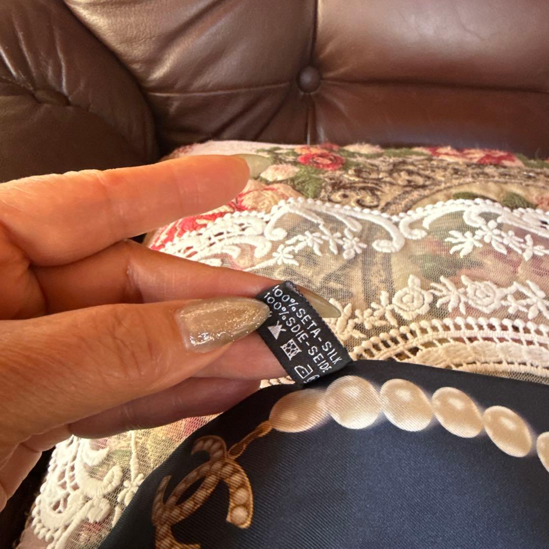 CHANELネイビー パール CCロゴ バンダナ・スカーフ　ノベルティ