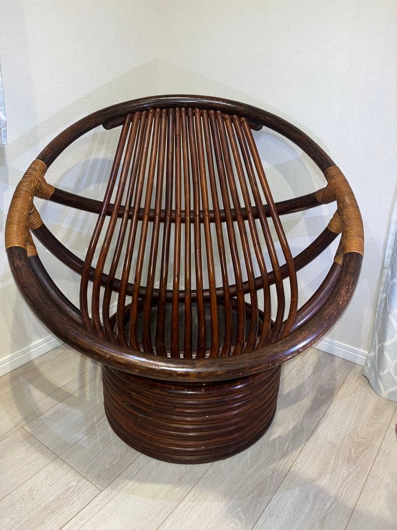 たむ様【引き取り限定】ラタンチェア 360度 回転式 籐家具
